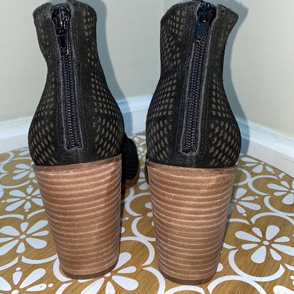 NWT Lucky Brand black nubuck Vacob open toe perforated bootie, 7.5 - Picture 12 of 14
